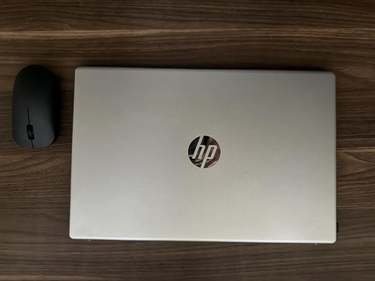 Hp laptop model 15-fc0008nv, RAM 16 GB, 512 GB. Original charger Mouse as a gift.Used for 4 months